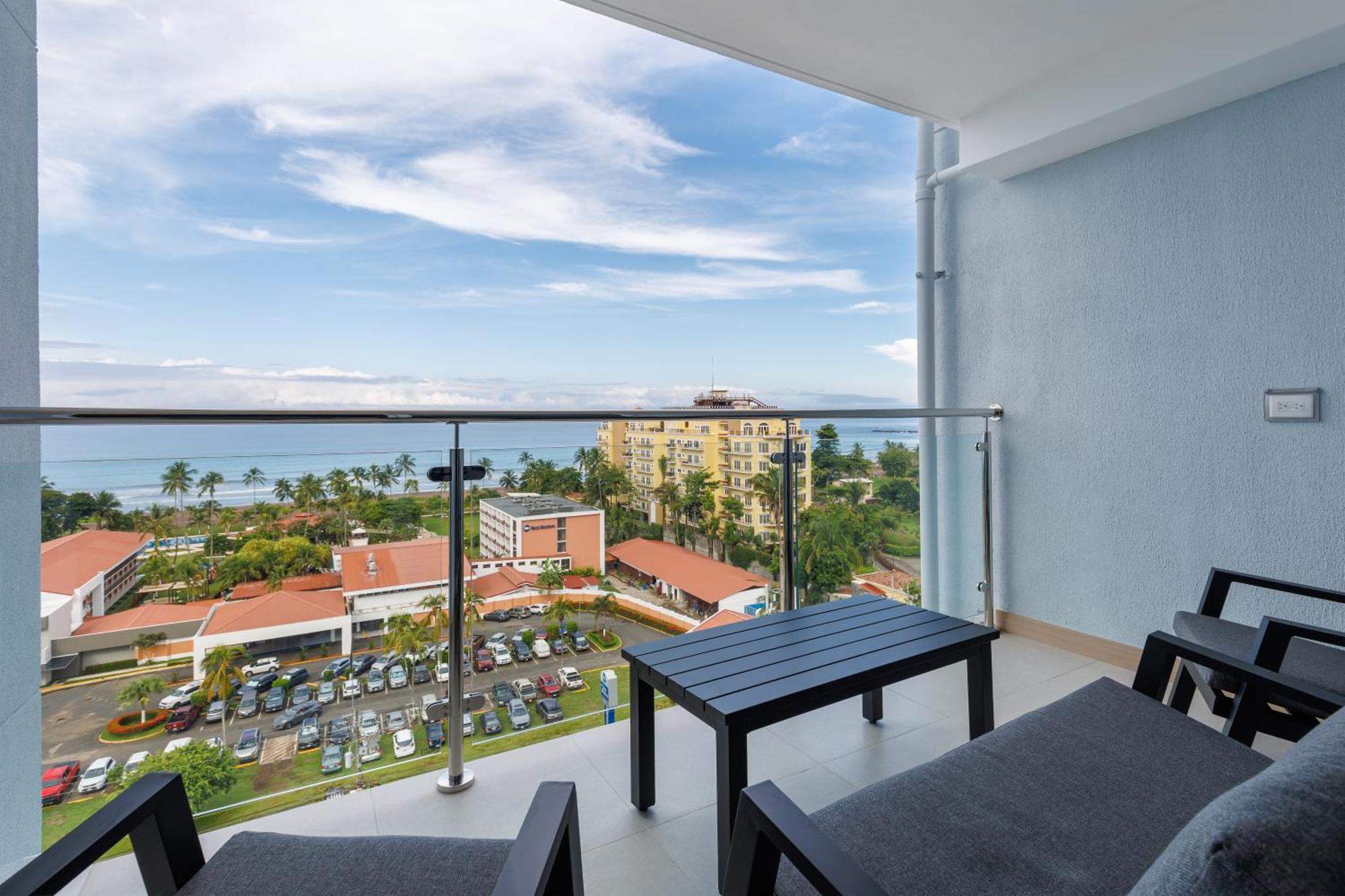 Casago 1208 Brand New Rental Brilliant Ocean Views Across The Street From The Beach Jaco Exterior photo